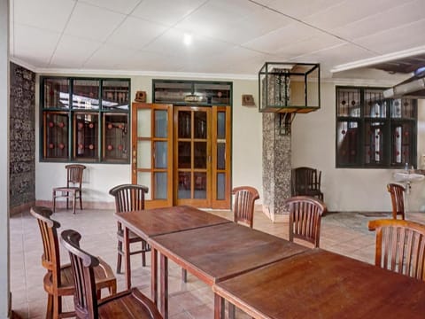 Capital O 90596 Hotel Griya Astoeti Vacation rental in Cisarua