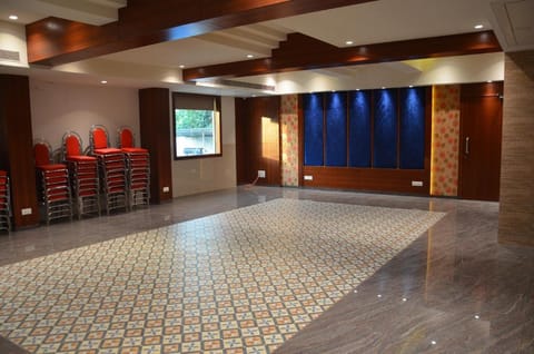 Hotel Srikrishna Paradise Airoli Vacation rental in Thane