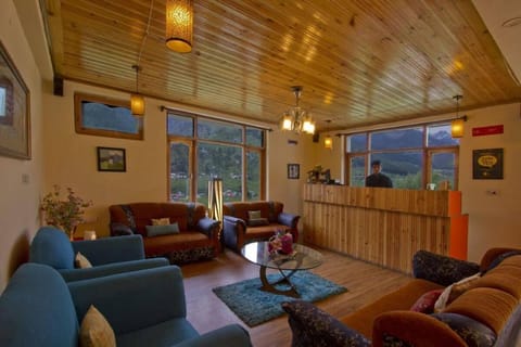 Peak View Vacation rental in Manali