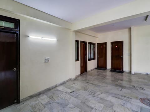 OYO 81972 Hotel Neelam Villa Vacation rental in Noida