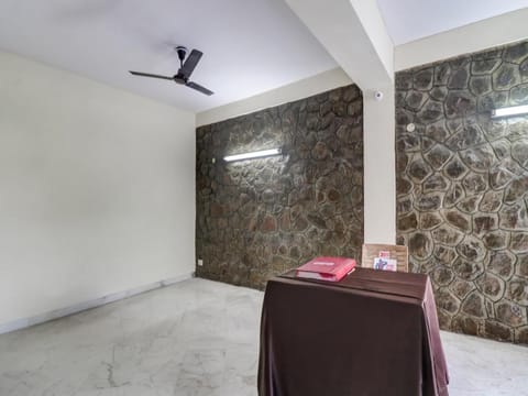 OYO 81972 Hotel Neelam Villa Vacation rental in Noida