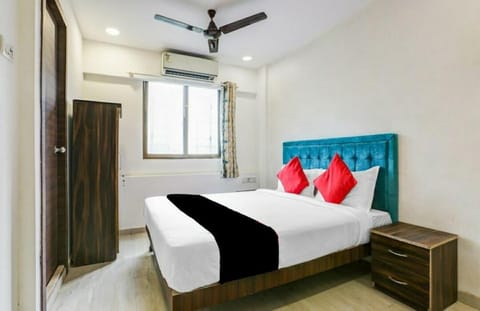 OYO 82133 Hotel Yashoda Residency Vacation rental in Mumbai