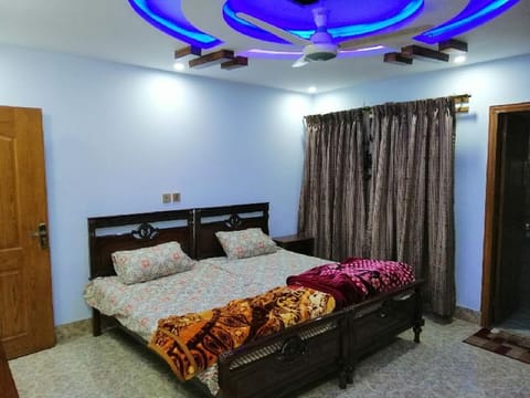 Furnished Portion with Lounge & Balcony - Homestay Apartment in Lahore