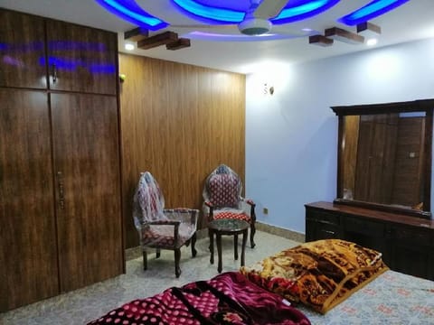 Furnished Portion with Lounge & Balcony - Homestay Condo in Lahore