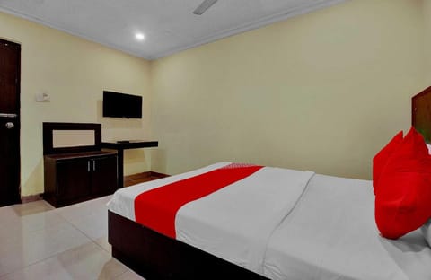 OYO Flagship 82030 Hotel Happy Rooms Vacation rental in Secunderabad