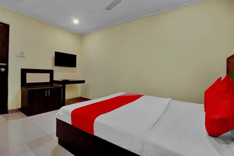 OYO Flagship 82030 Hotel Happy Rooms Vacation rental in Secunderabad