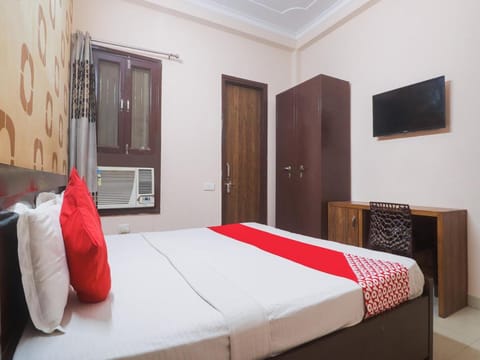 OYO Second Home Residency Near Leisure Valley Park Hotel in Gurugram