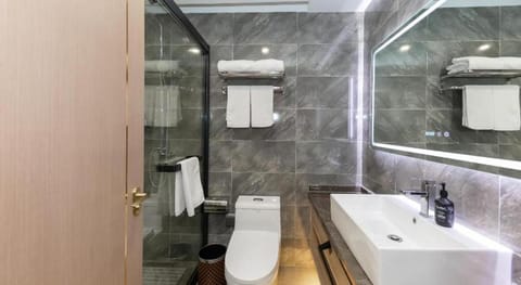 Starway Hotel Shanghai Necc Beiqing Highway Vacation rental in Shanghai