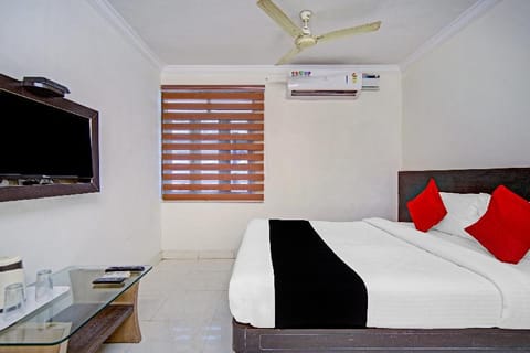Capital O 82343 Hotel Star Holidays Vacation rental in Chennai