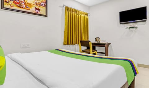 Itsy By Treebo - Royal Galaxy Kukatpally Hotel in Hyderabad