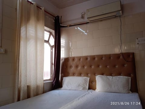 OYO Home 82507 Hotel India Inn Vacation rental in Agra