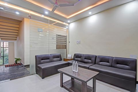 Collection O 82773 MVD Inn Gomti Nagar Vacation rental in Lucknow