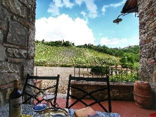 Belvilla by OYO Farmhouse in Radda with Garden Location de vacances in Radda in Chianti