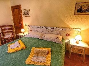 Belvilla by OYO Farmhouse in Radda with Garden Location de vacances in Radda in Chianti