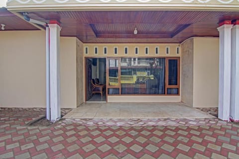 OYO 90643 Suri Guest House Syariah Hôtel in Padang