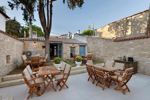 EFLIN HAUS Historical Place & Monument Hotel in Cesme