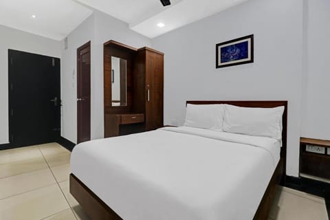 OYO Townhouse 595 Majestic Inn Hotel in Kochi