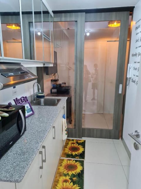 Cool Tagaytay with FREE parking space at basement Condo in Tagaytay