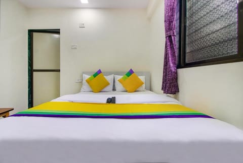Tanay Lodging And Boarding Hotel in Thane