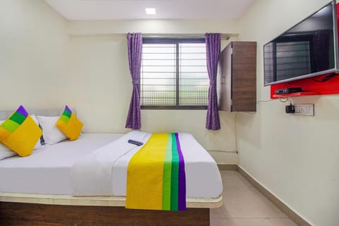 Tanay Lodging And Boarding Hotel in Thane