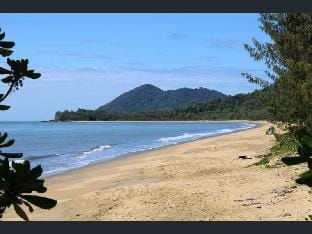 Beachfront - 'Pippies on the Beach' @ Bramston Vacation rental in Bramston Beach