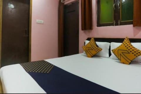 SPOT ON Hotel Shree Near Aishbagh Railway Station Near Sudarshan Cinema Hotel in Lucknow