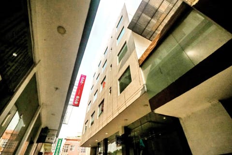 Capital O 84168 Hotel Swan Suits Hotel in New Delhi