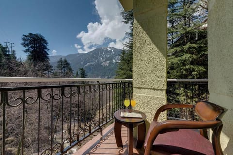 Regenta Place Green Leaf Manali - A Centrally Heated Resort Vacation rental in Manali