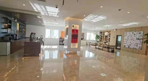 Hanting Premium Hotel Gonghe Qinghai Lake South Street Vacation rental in Qinghai