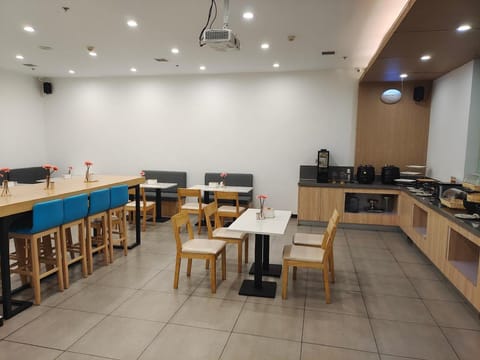 Hanting Hotel Tianjin Weiguo Highway Vacation rental in Tianjin