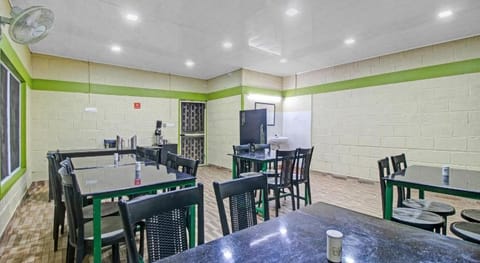 Capital O 84184 Pop Tavern Kazhakkottam Vacation rental in Thiruvananthapuram