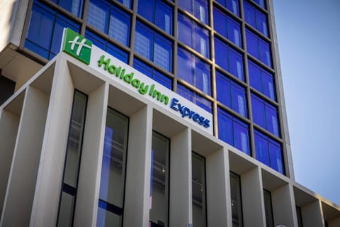 Holiday Inn Express Auckland City Centre Vacation rental in Auckland