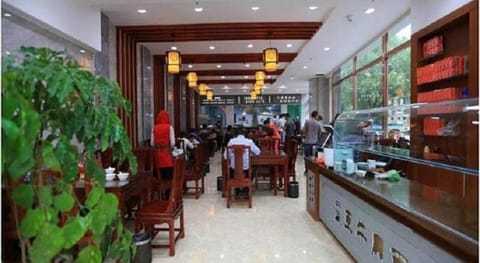 Vienna Hotel Qinghai Xining Deling Halu City East Wanda Plaza Vacation rental in Qinghai