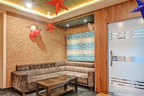 Capital O G V Guest House Hotel in Varanasi