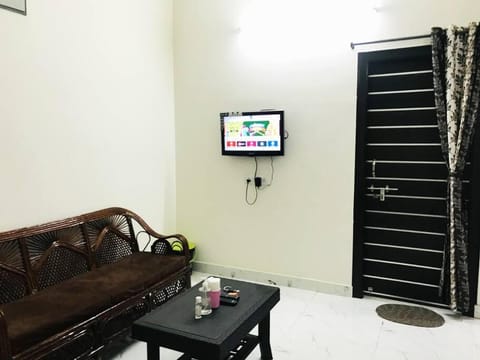 CHARTER STAYS - SPACIOUS FLAT AT MANIKONDA Vacation rental in Hyderabad