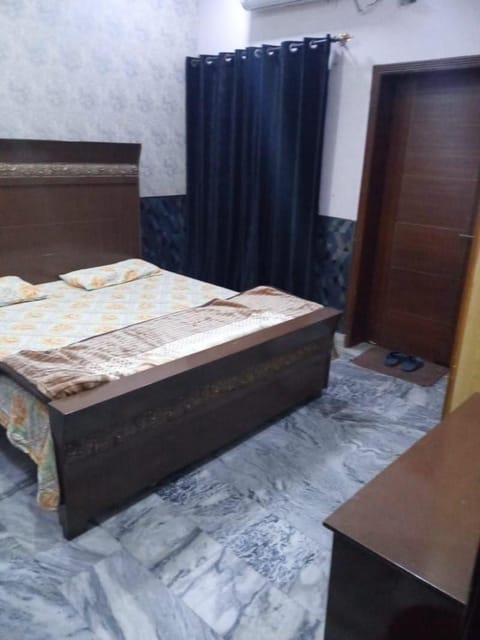 Cheerful 1 bedroom home in central location Vacation rental in Lahore