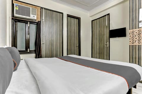 Capital O Jasmine Inn Near Qutab Minar Metro Station Hotel in New Delhi