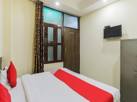 OYO 85147 Royal Residency Hotel in Gurugram