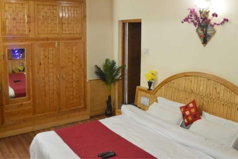 OYO Flagship 84991 Village Villa Cottage Vacation rental in Manali