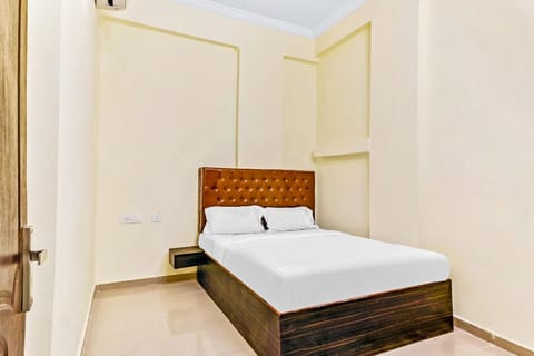 OYO 84816 Shirdhi Crystal Hotel in Hyderabad