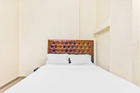 OYO 84816 Shirdhi Crystal Hotel in Hyderabad