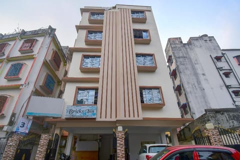 Collection O Bricks Inn Hazra Road Near Birla Mandir Hotel in Kolkata