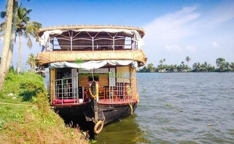 Private Houseboats Hotel in Alappuzha