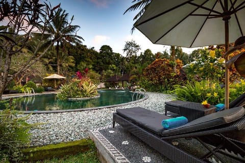 Secluded Private Resort 10 BR Sleep 20 w Swim Pool Villa in Marga