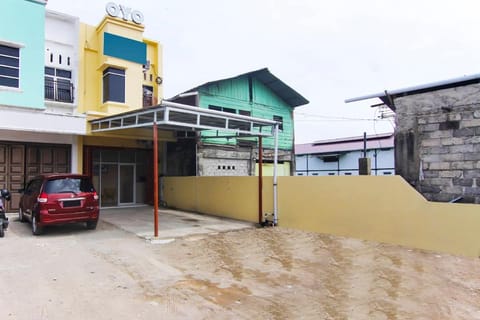 OYO 90900 Pagi Sore Residence Vacation rental in Padang