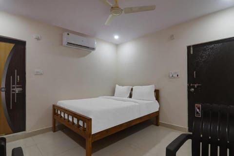 OYO Sri Vasudha Residency Near Nexus Hyderabad Hotel in Hyderabad