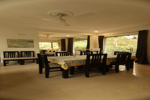 OYO Home Cozyhome By Evanka Elite Apartment in Dehradun