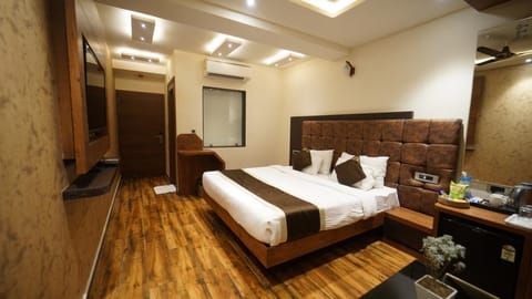 Hotel Emperio Grand Hotel in Lucknow