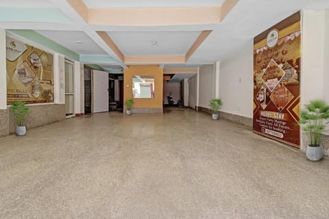 Flagship Hotel Balaji Near Logix city centre Hotel in Noida