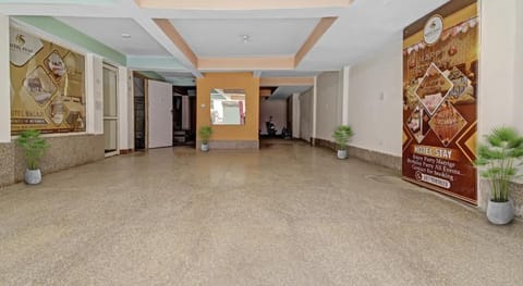 Flagship Hotel Balaji Near Logix city centre Hotel in Noida